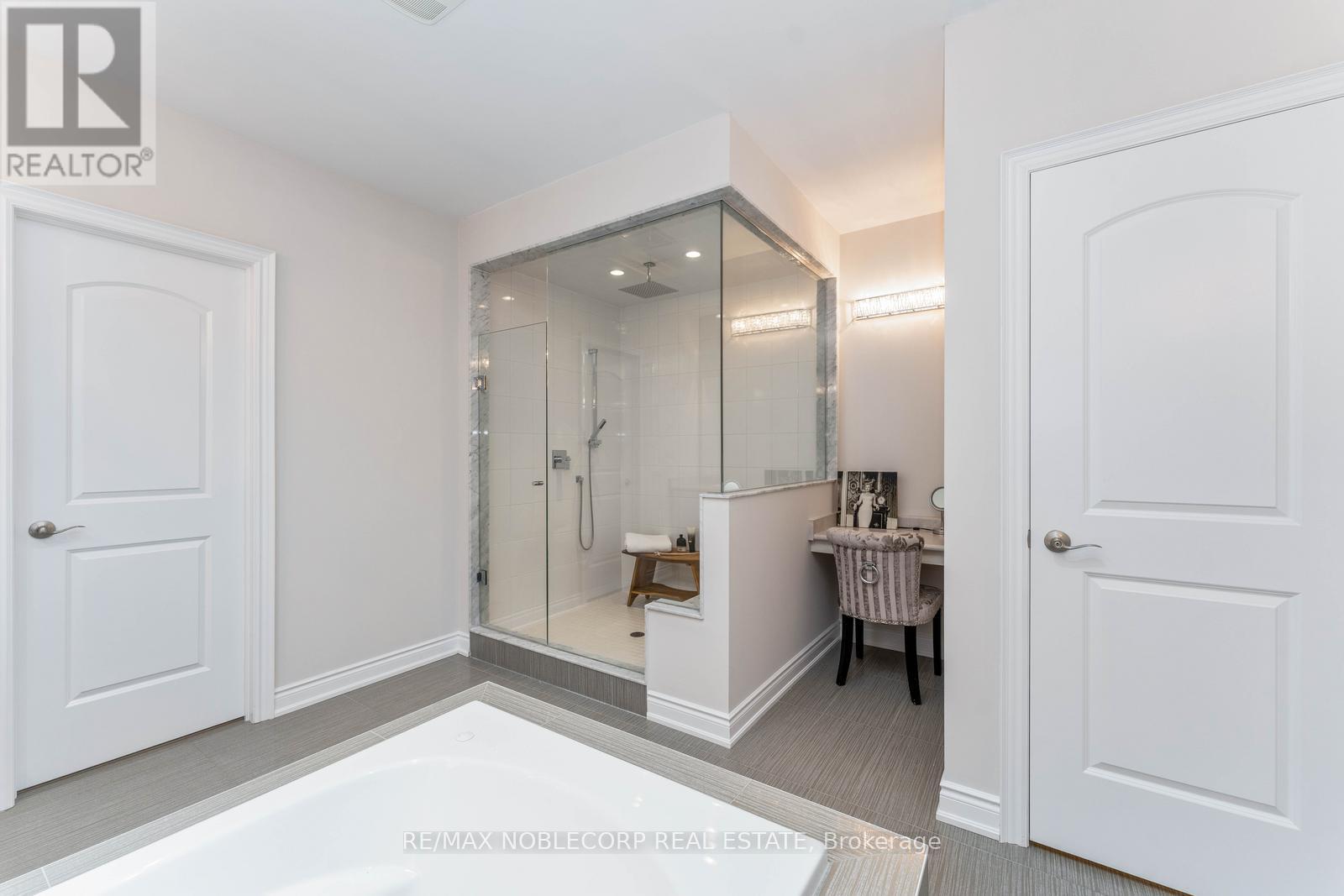 91 Woodgate Pines Drive, Vaughan, Ontario  L4H 4A4 - Photo 24 - N13697998