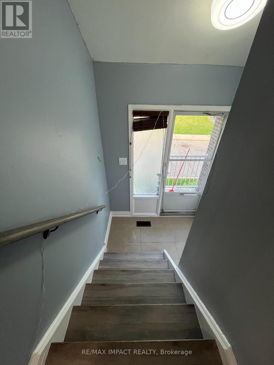 6 - 301 Garden Street, Whitby, Ontario  L1N 3W3 - Photo 3 - E13697744