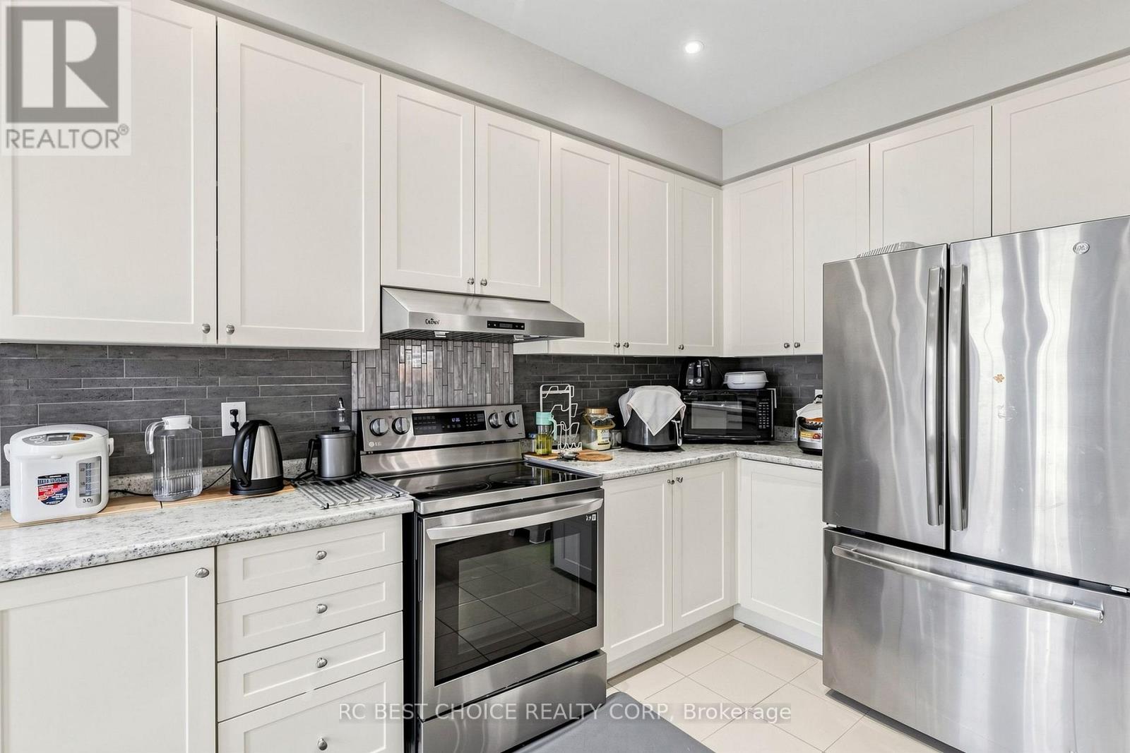 18 Chauncey Court, Markham, Ontario  L6B 1H1 - Photo 13 - N13697812