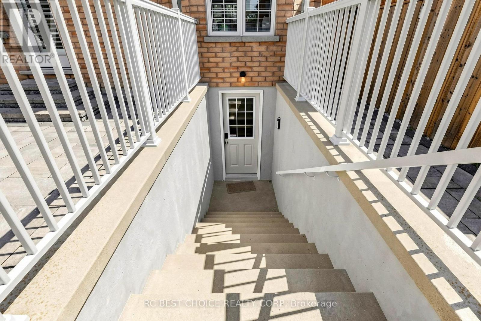 18 Chauncey Court, Markham, Ontario  L6B 1H1 - Photo 10 - N13697812