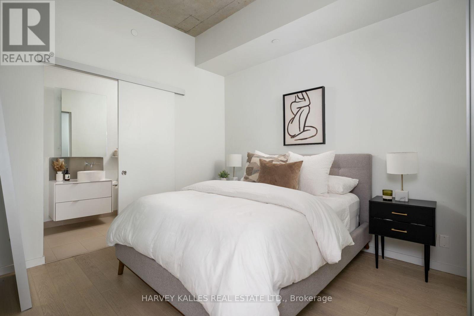 809 - 383 Sorauren Avenue, Toronto, Ontario  M6R 0A4 - Photo 4 - W13697910