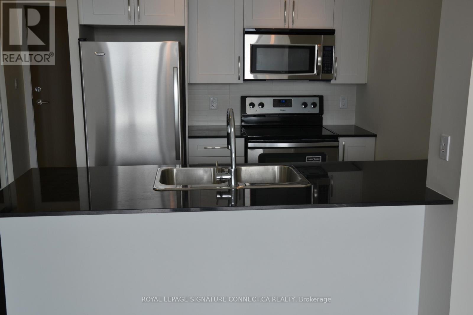 2105 - 4065 Brickstone Mews, Mississauga, Ontario  L5B 0G3 - Photo 2 - W13697958
