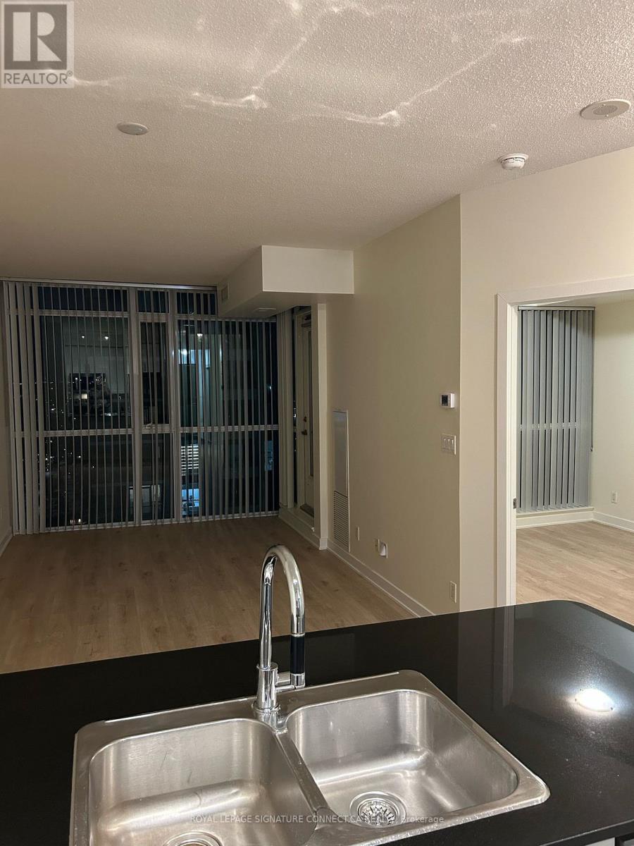 2105 - 4065 Brickstone Mews, Mississauga, Ontario  L5B 0G3 - Photo 3 - W13697958
