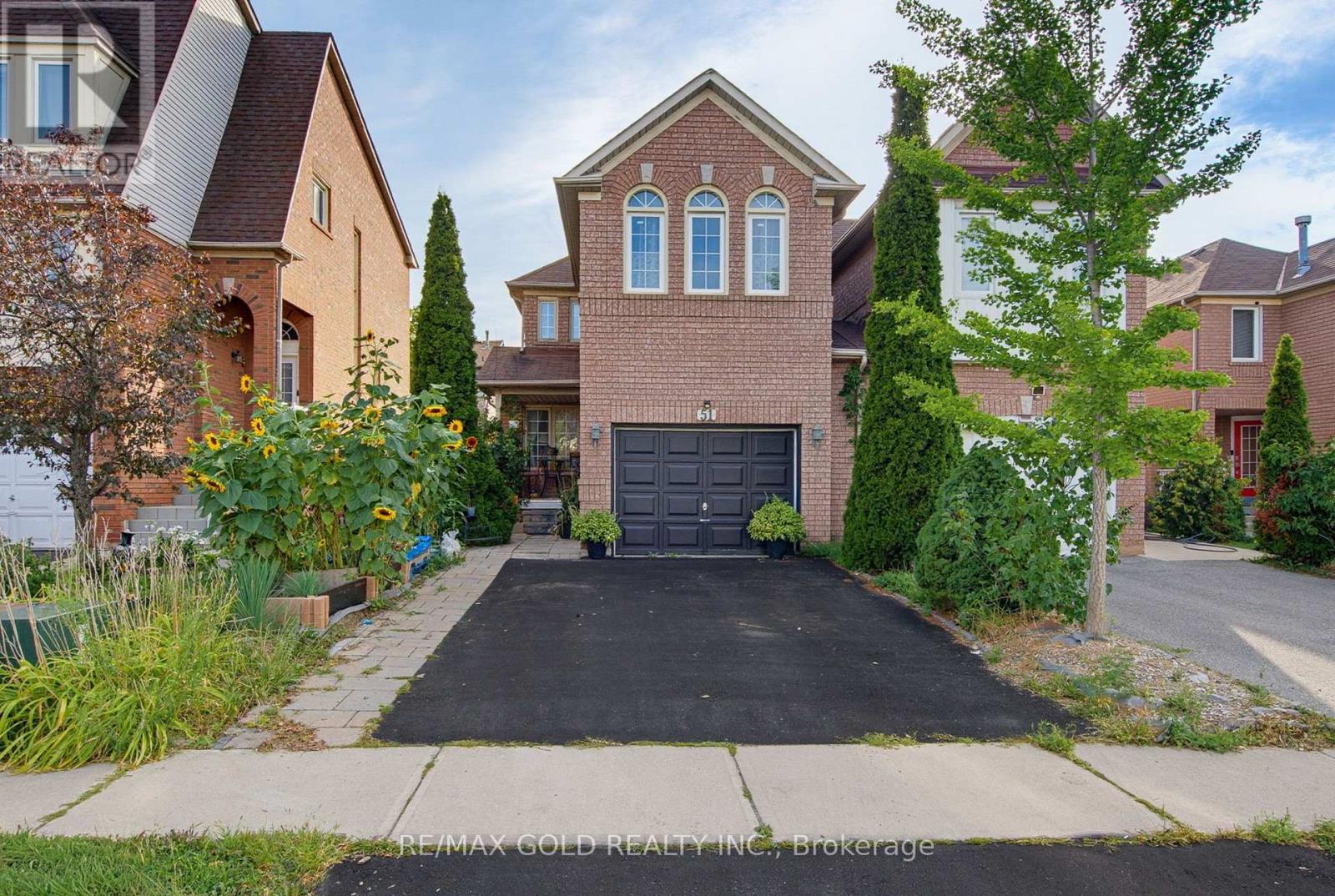 51 Alaskan Summit Court, Brampton, Ontario L6R 1N9 - Photo 1 - W13697962