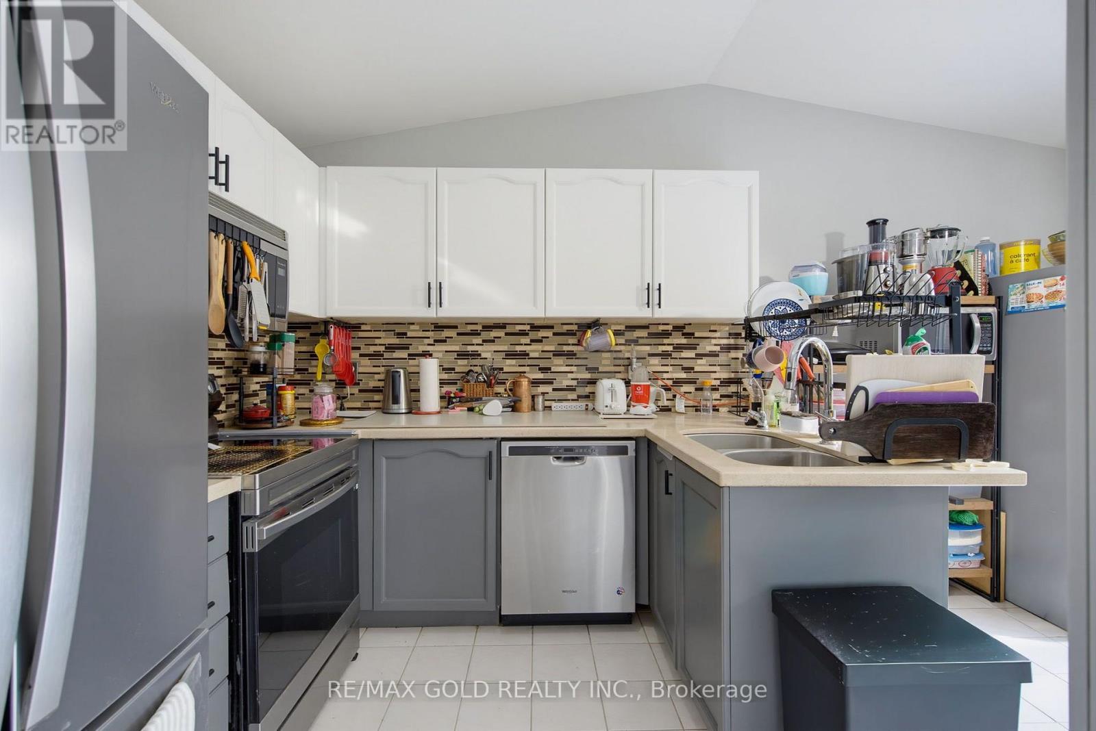 51 Alaskan Summit Court, Brampton, Ontario L6R 1N9 - Photo 13 - W13697962