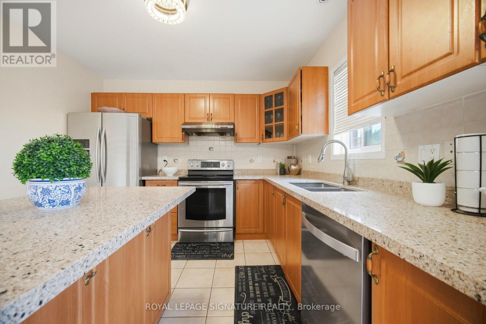 34 Nina Place N, Brampton, Ontario  L7A 2E1 - Photo 16 - W13697970