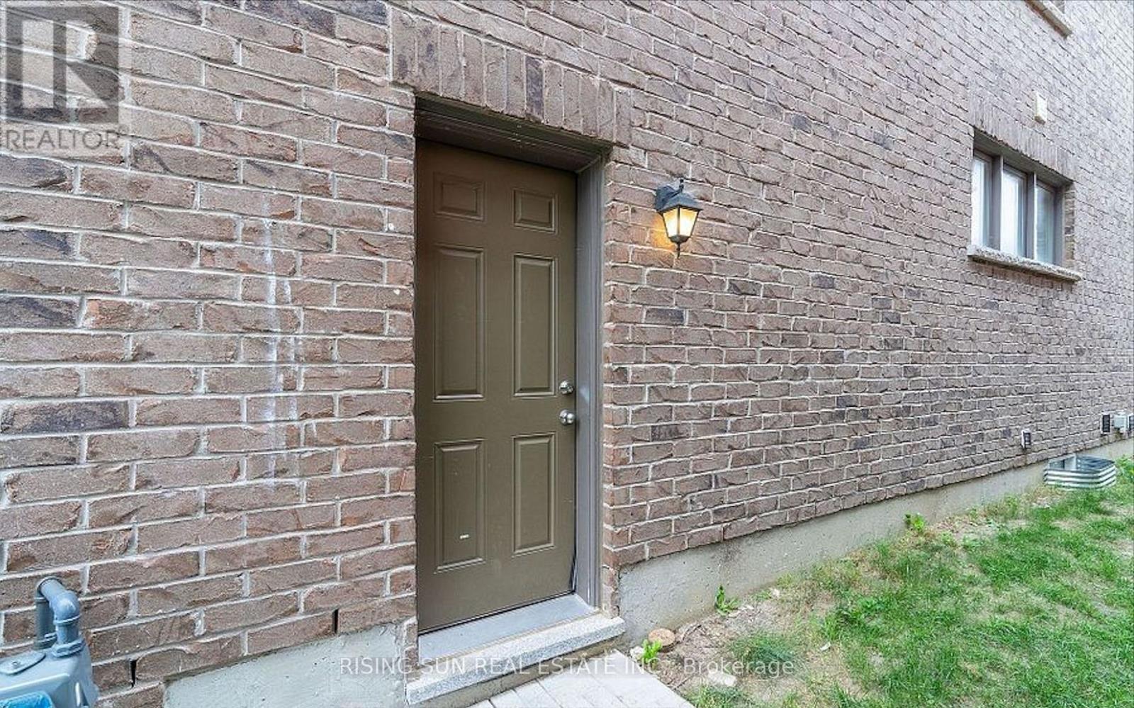 24 Herrick Drive, Brampton, Ontario  L7A 5G2 - Photo 3 - W13697990