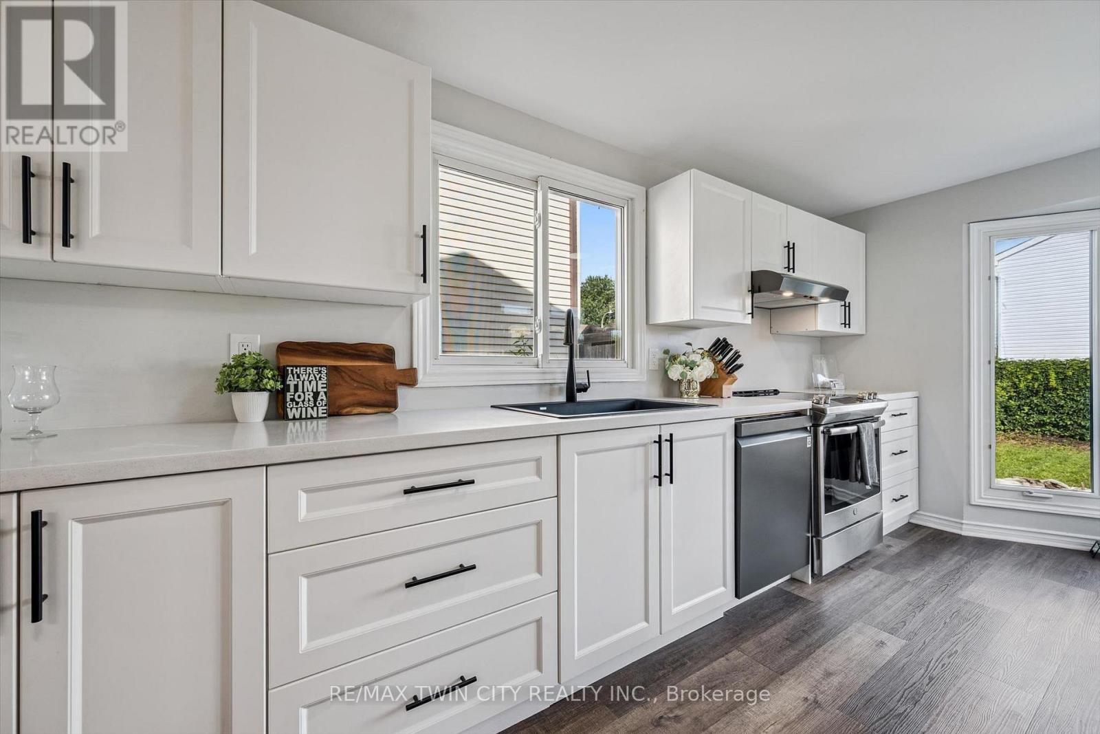 54 Royal Orchard Place, Kitchener, Ontario N2N 1Z6 - Photo 12 - X13698050