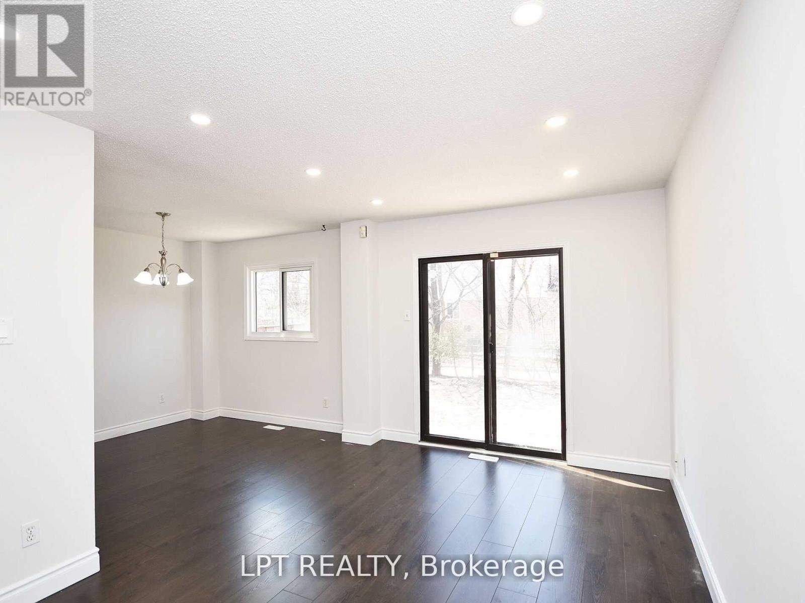 93 Martindale Crescent, Brampton, Ontario  L6X 2T8 - Photo 5 - W13697628