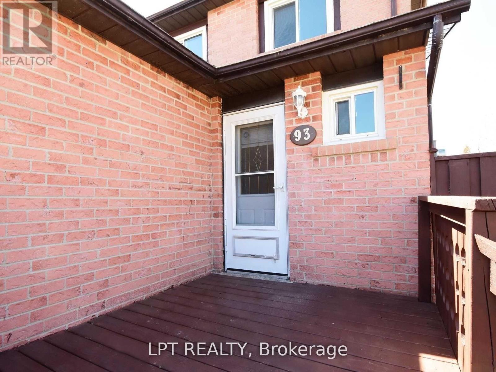 93 Martindale Crescent, Brampton, Ontario  L6X 2T8 - Photo 2 - W13697628