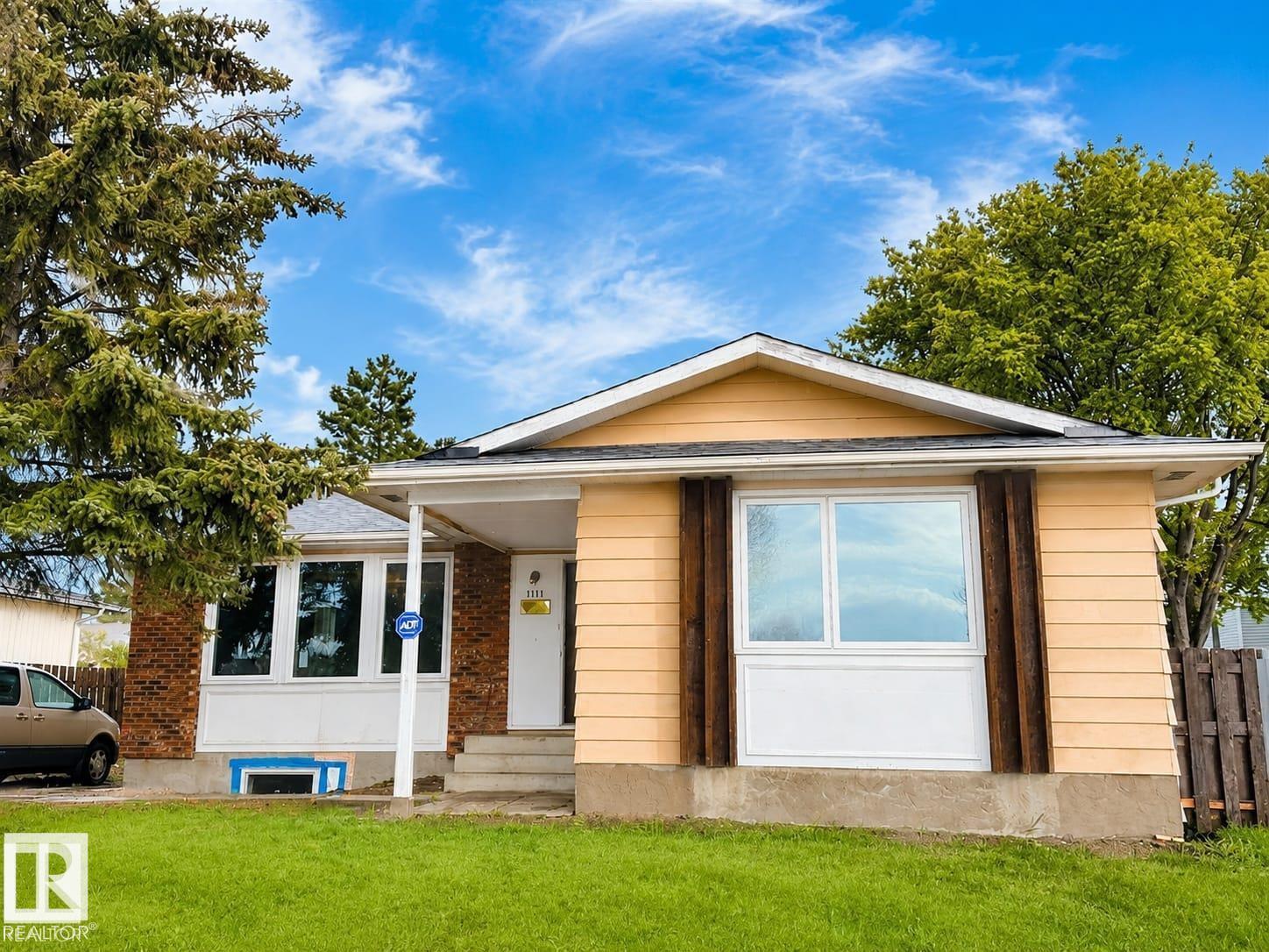 2613 105A ST NW, Edmonton, Alberta