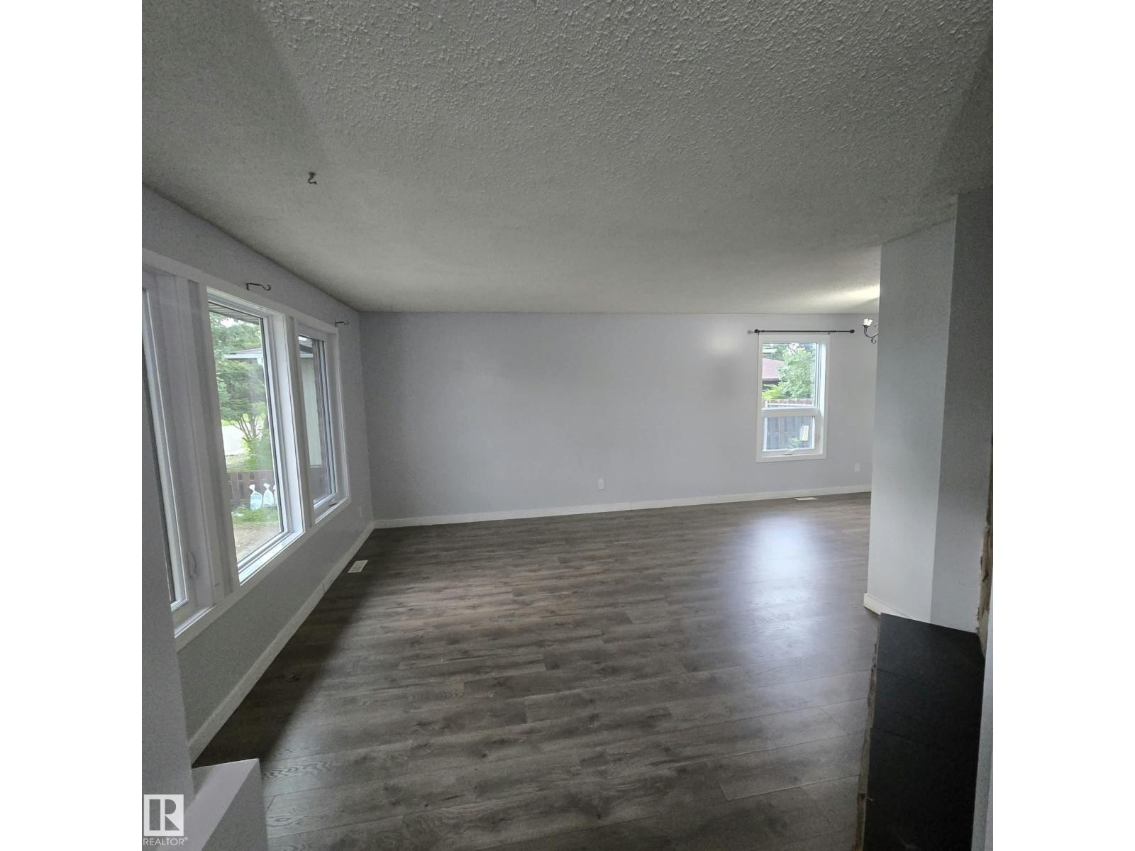 2613 105a St NW, Edmonton, Alberta  T6J 4A3 - Photo 4 - E4501259