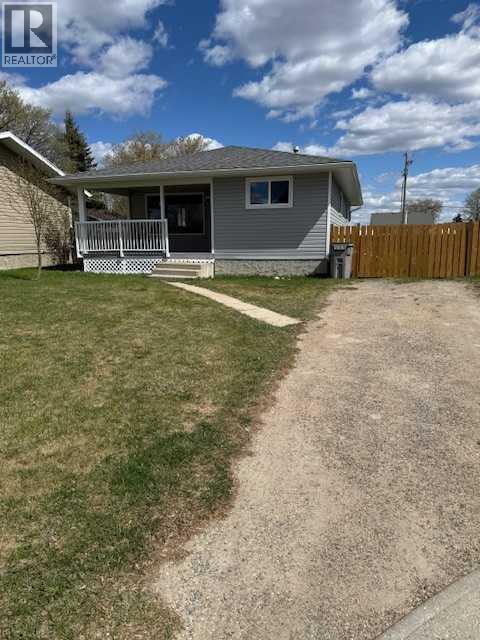 11 Chaisson Crossing, Whitecourt, Alberta  T7S 1B6 - Photo 2 - A2310251
