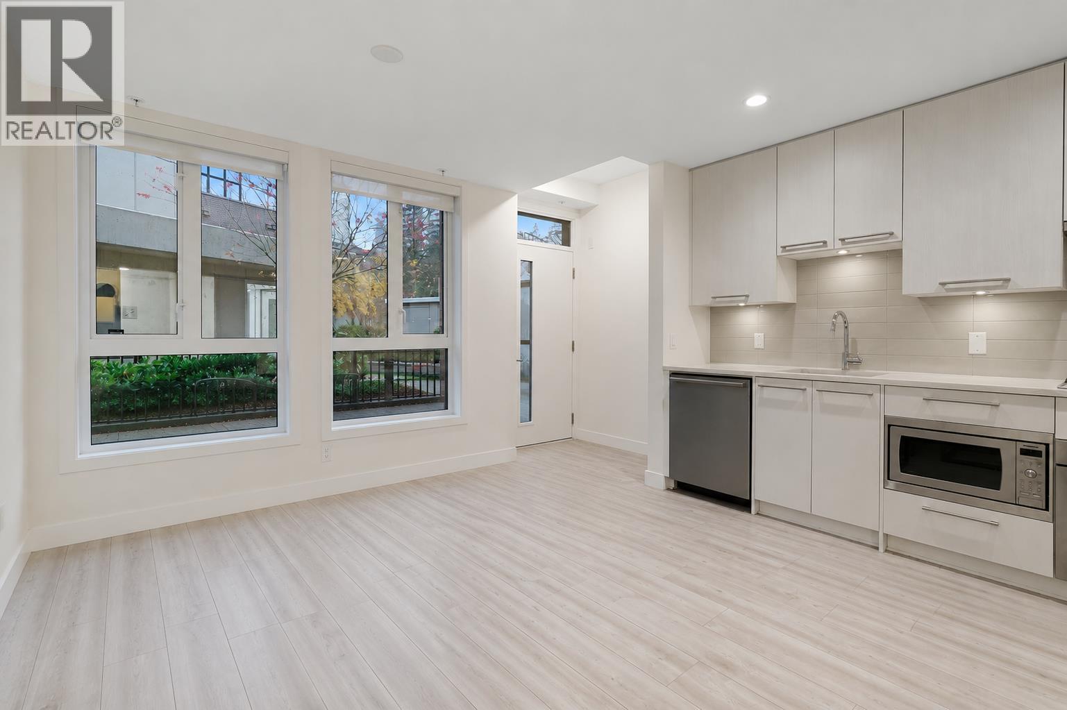 124 2035 Glenaire Street, North Vancouver, British Columbia V7P 1Y2 - Photo 5 - R3157662