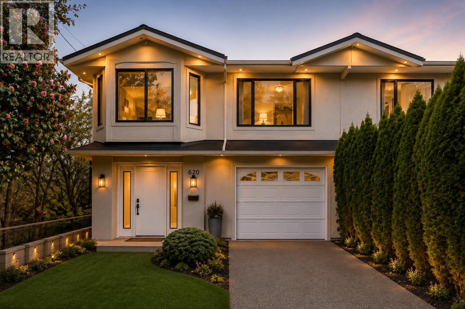 620 Thirteenth Street, New Westminster, British Columbia  V3M 4M4 - Photo 3 - R3157581