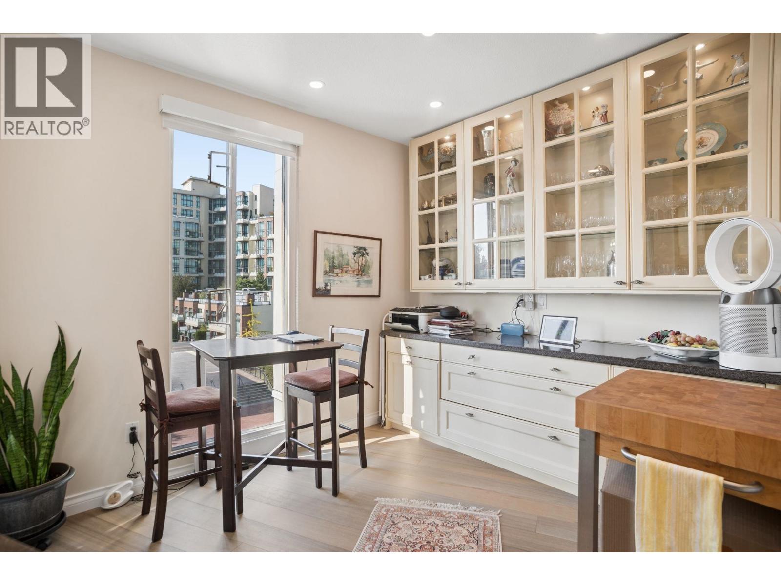 401 2 Renaissance Square, New Westminster, British Columbia  V3M 6K3 - Photo 14 - R3157673