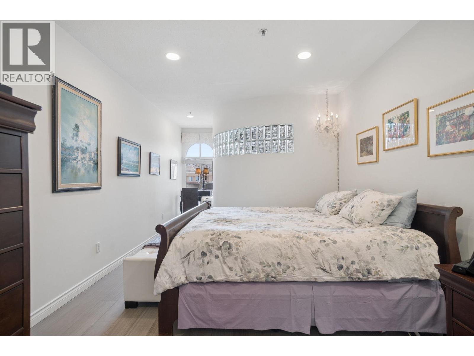 401 2 Renaissance Square, New Westminster, British Columbia  V3M 6K3 - Photo 16 - R3157673