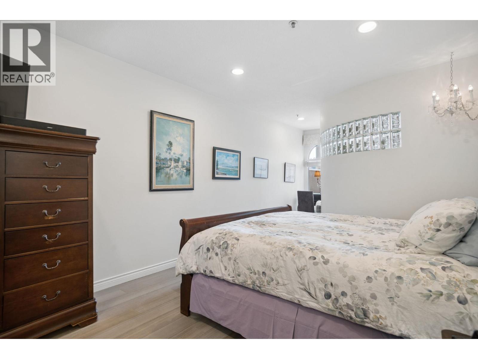 401 2 Renaissance Square, New Westminster, British Columbia  V3M 6K3 - Photo 17 - R3157673