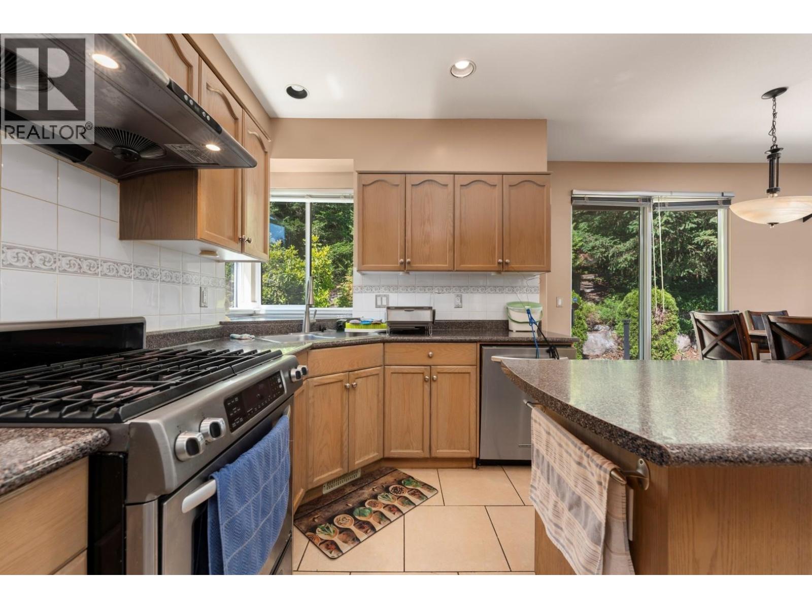 94 Linden Court, Port Moody, British Columbia  V3H 5C1 - Photo 14 - R3157677