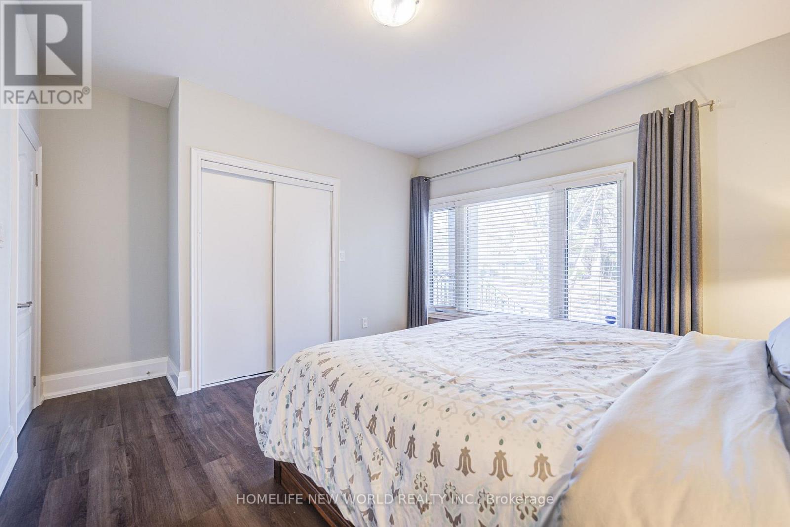 215 Willow Drive, Georgina, Ontario  L4P 2R9 - Photo 25 - N13698126