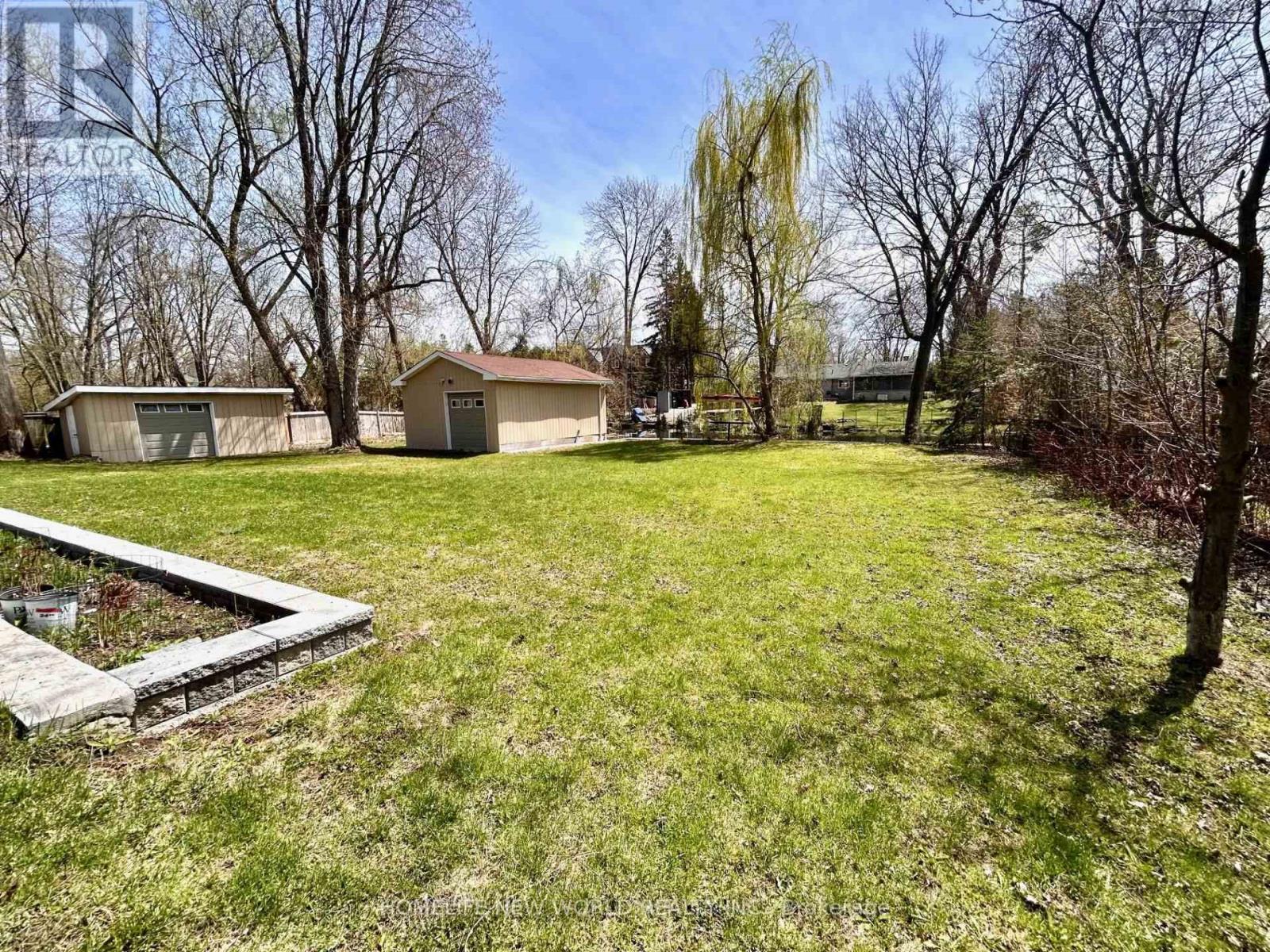 215 Willow Drive, Georgina, Ontario  L4P 2R9 - Photo 37 - N13698126