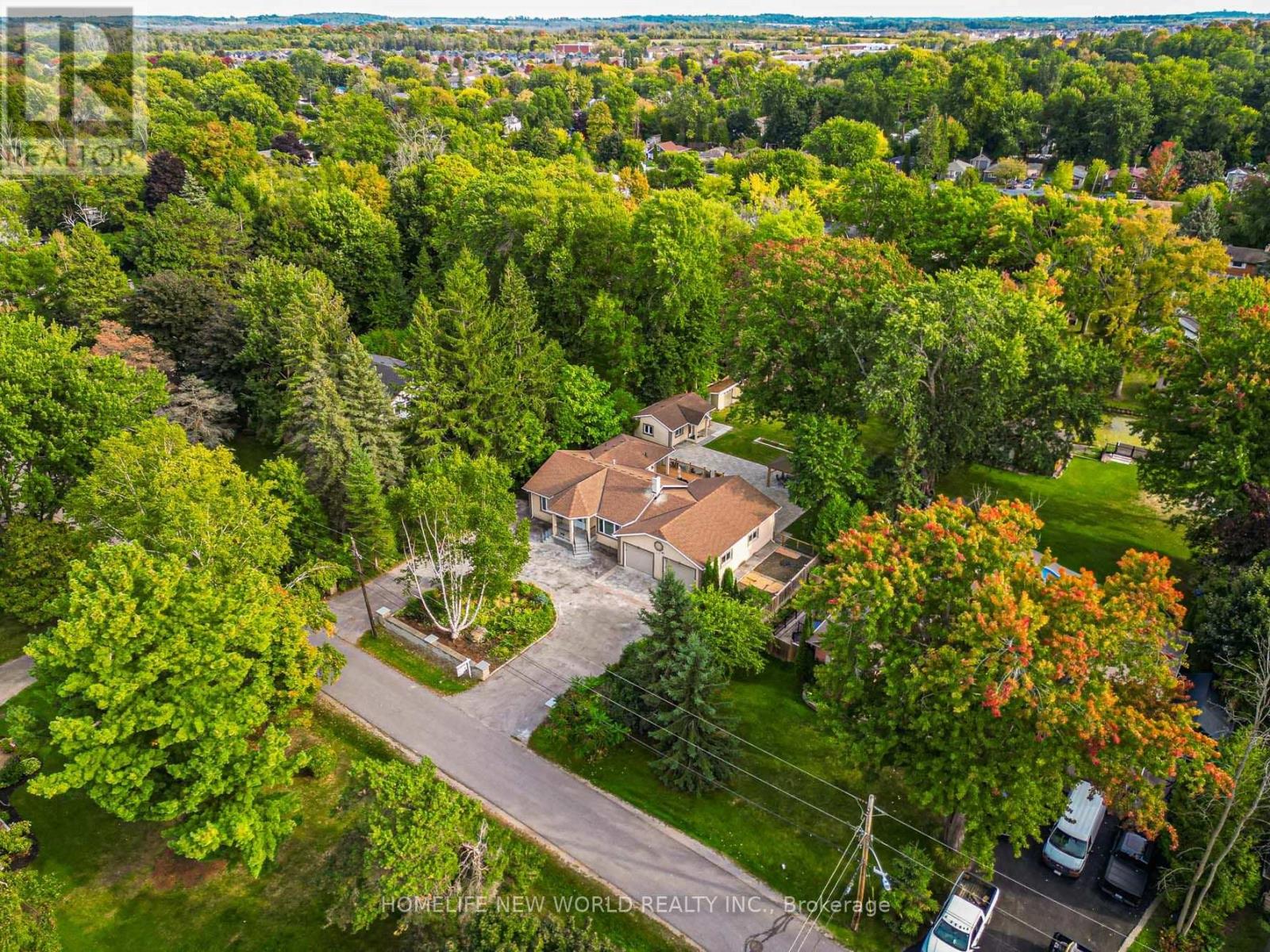215 Willow Drive, Georgina, Ontario  L4P 2R9 - Photo 9 - N13698126