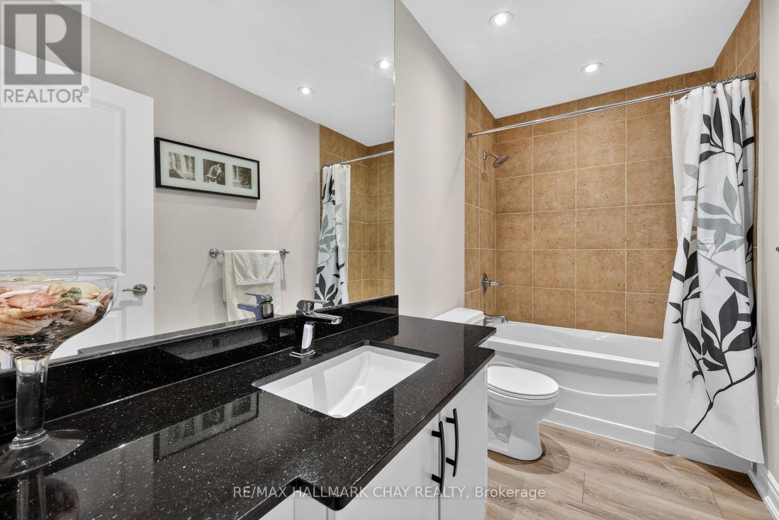 805 - 37 Ellen Street, Barrie (City Centre), Ontario L4N 6G2 - Photo 13 - S13698090