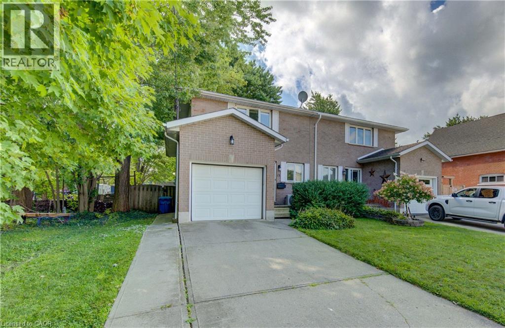 15 Player Street, Stratford, Ontario  N5A 1V1 - Photo 2 - 40857258