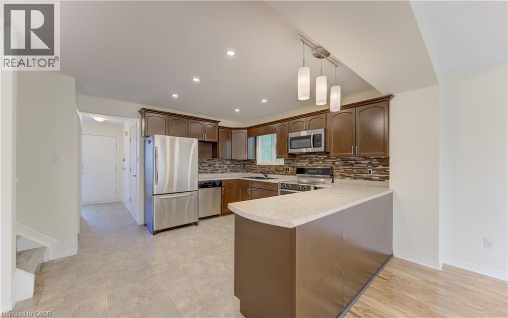 15 Player Street, Stratford, Ontario  N5A 1V1 - Photo 7 - 40857258