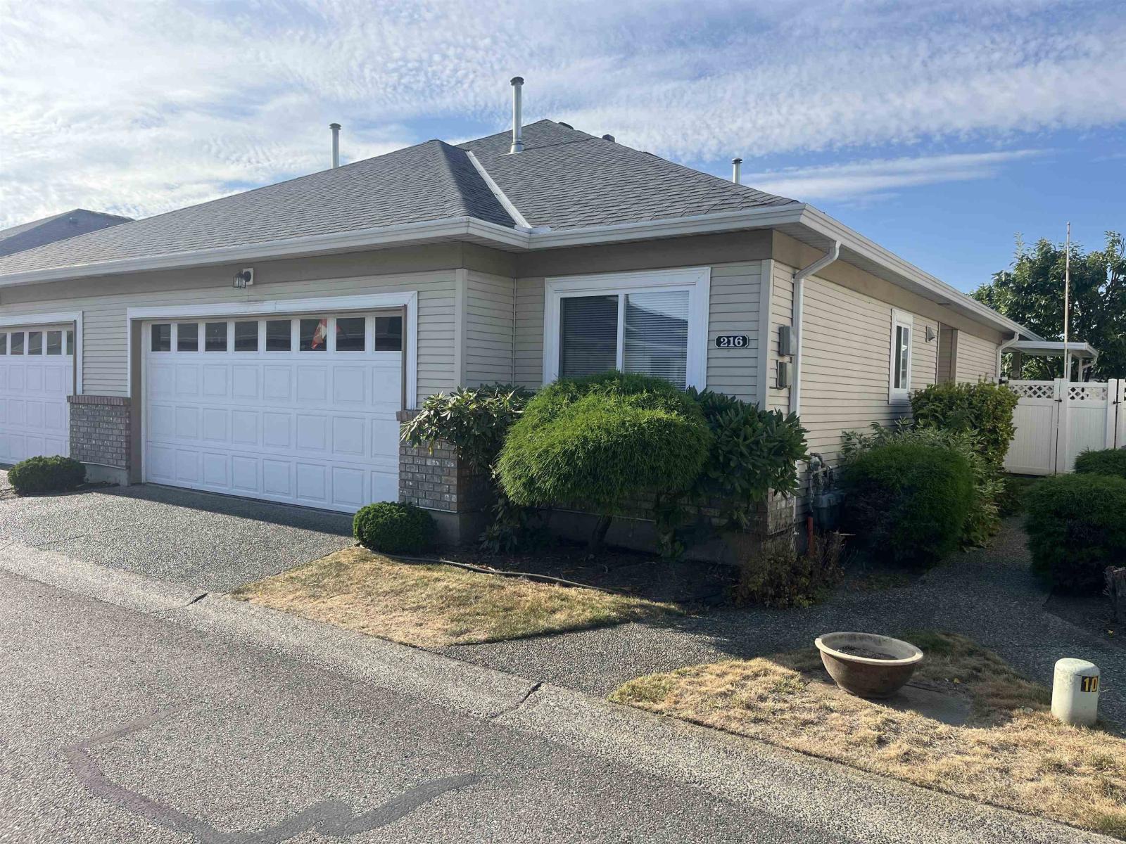 216 8485 Young Road, Chilliwack Proper South, Chilliwack, British Columbia  V2P 7Y7 - Photo 2 - R3156759