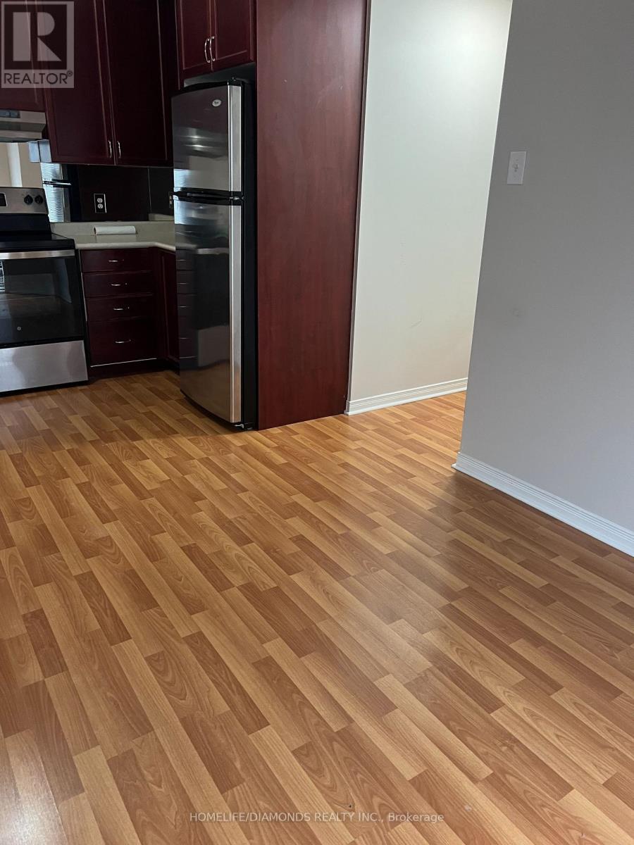 149 - 60 Fairwood Circle, Brampton, Ontario  L6R 0Y6 - Photo 4 - W13698056