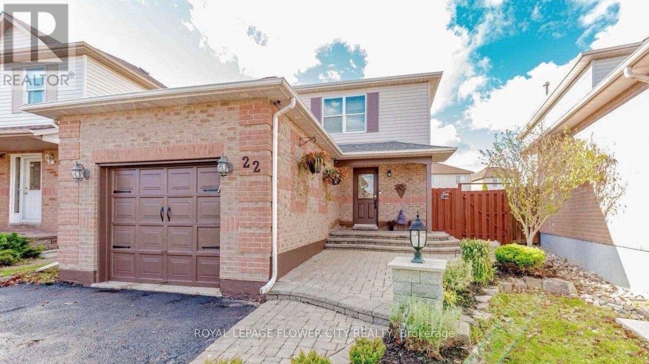 22 Wallingford Court, Brampton, Ontario L6Y 4V7 - Photo 1 - W13698094