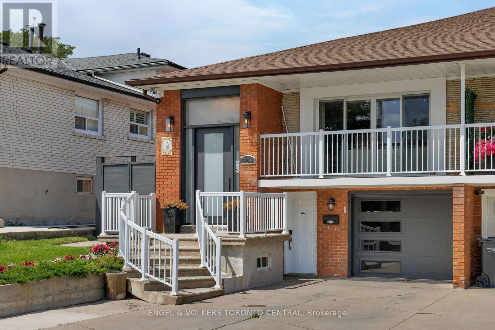 769 Annamore Road, Mississauga, Ontario L4Y 2V6 - Photo 1 - W13698108