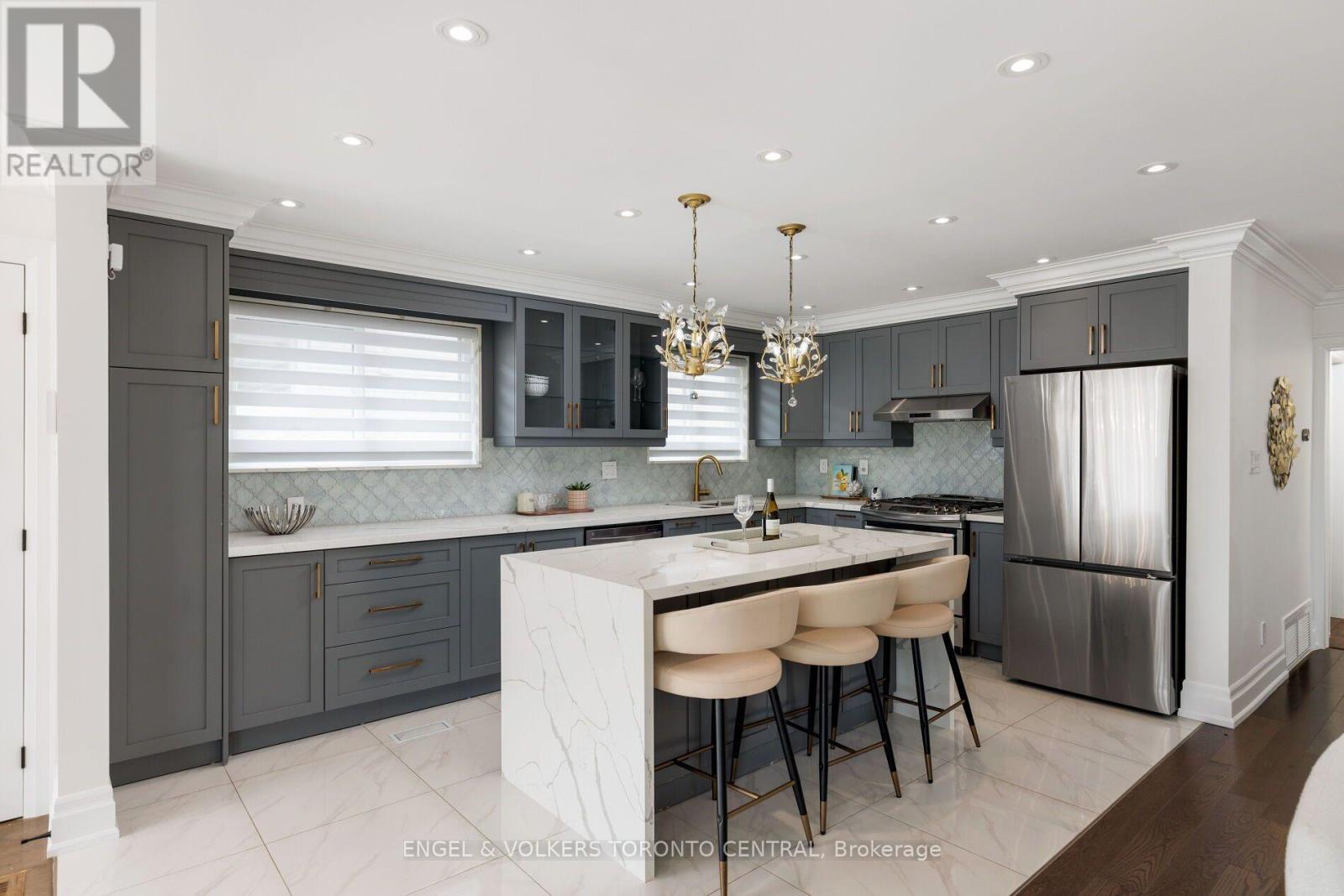 769 Annamore Road, Mississauga, Ontario L4Y 2V6 - Photo 10 - W13698108