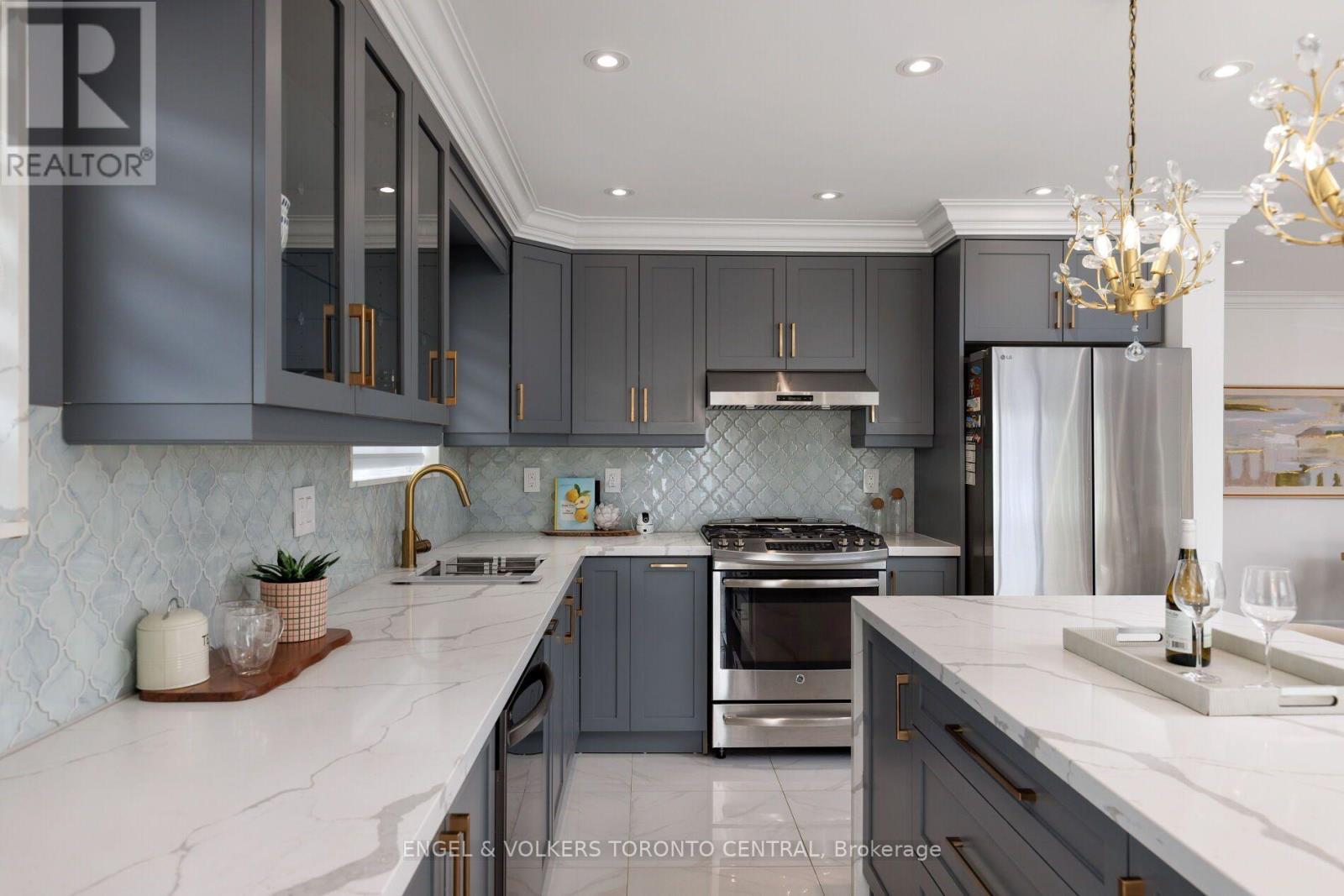 769 Annamore Road, Mississauga, Ontario L4Y 2V6 - Photo 11 - W13698108