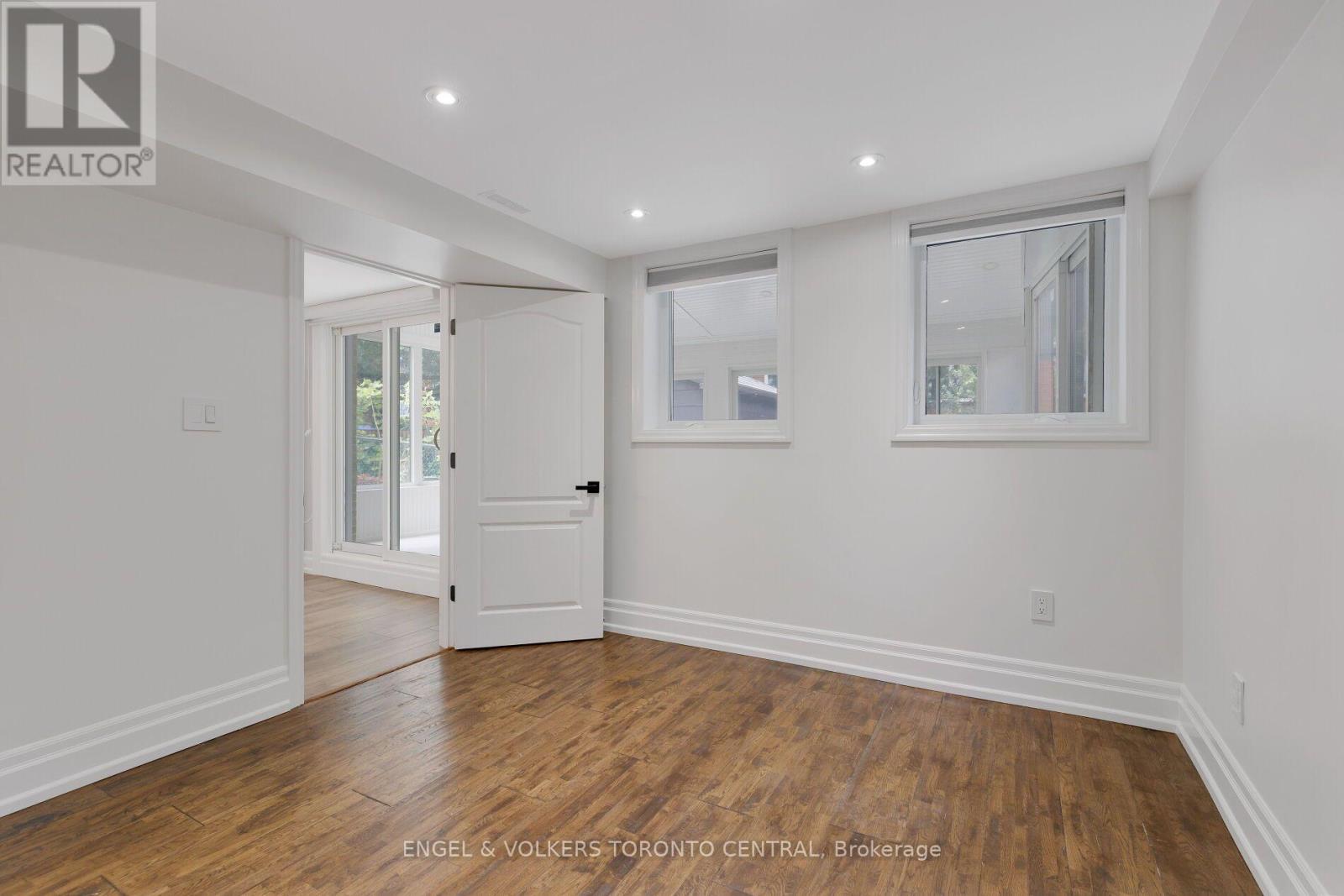 769 Annamore Road, Mississauga, Ontario L4Y 2V6 - Photo 19 - W13698108