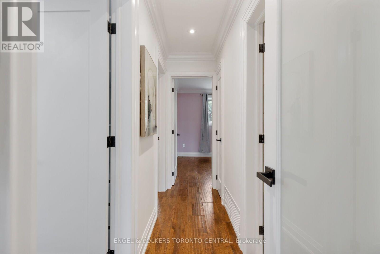 769 Annamore Road, Mississauga, Ontario L4Y 2V6 - Photo 20 - W13698108