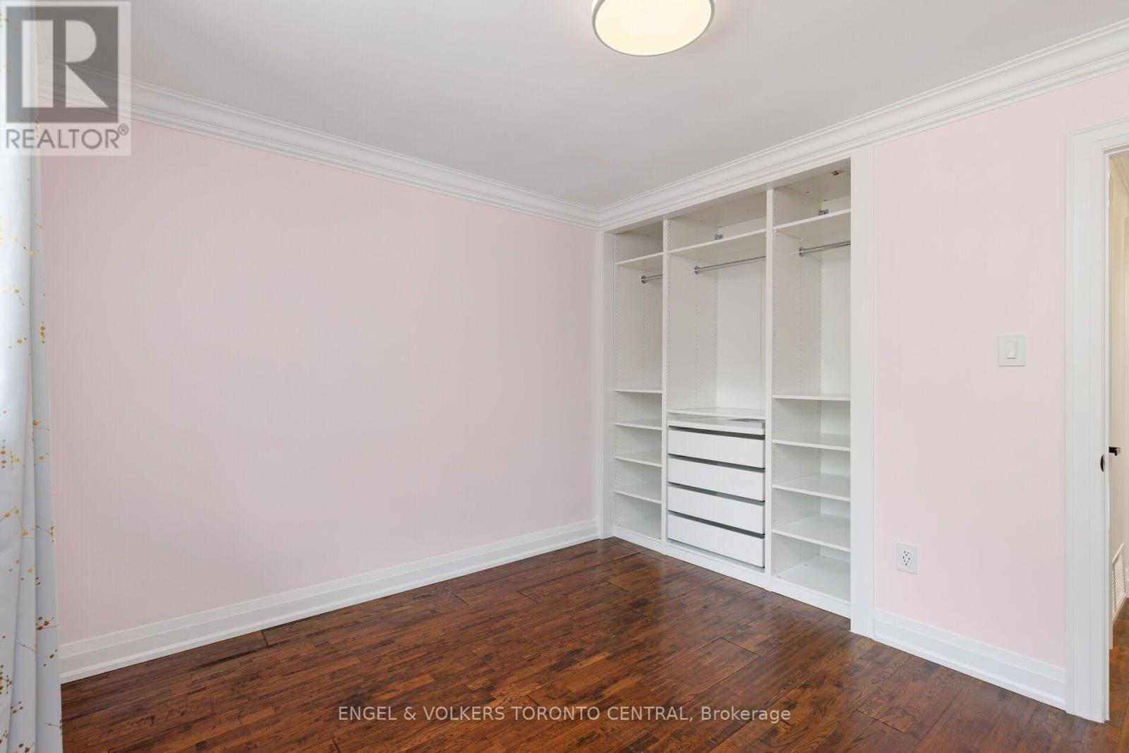 769 Annamore Road, Mississauga, Ontario L4Y 2V6 - Photo 22 - W13698108