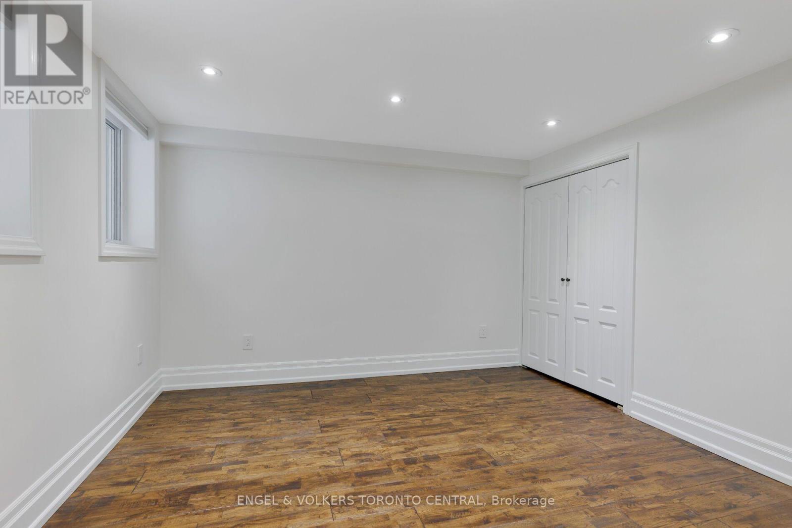 769 Annamore Road, Mississauga, Ontario L4Y 2V6 - Photo 23 - W13698108