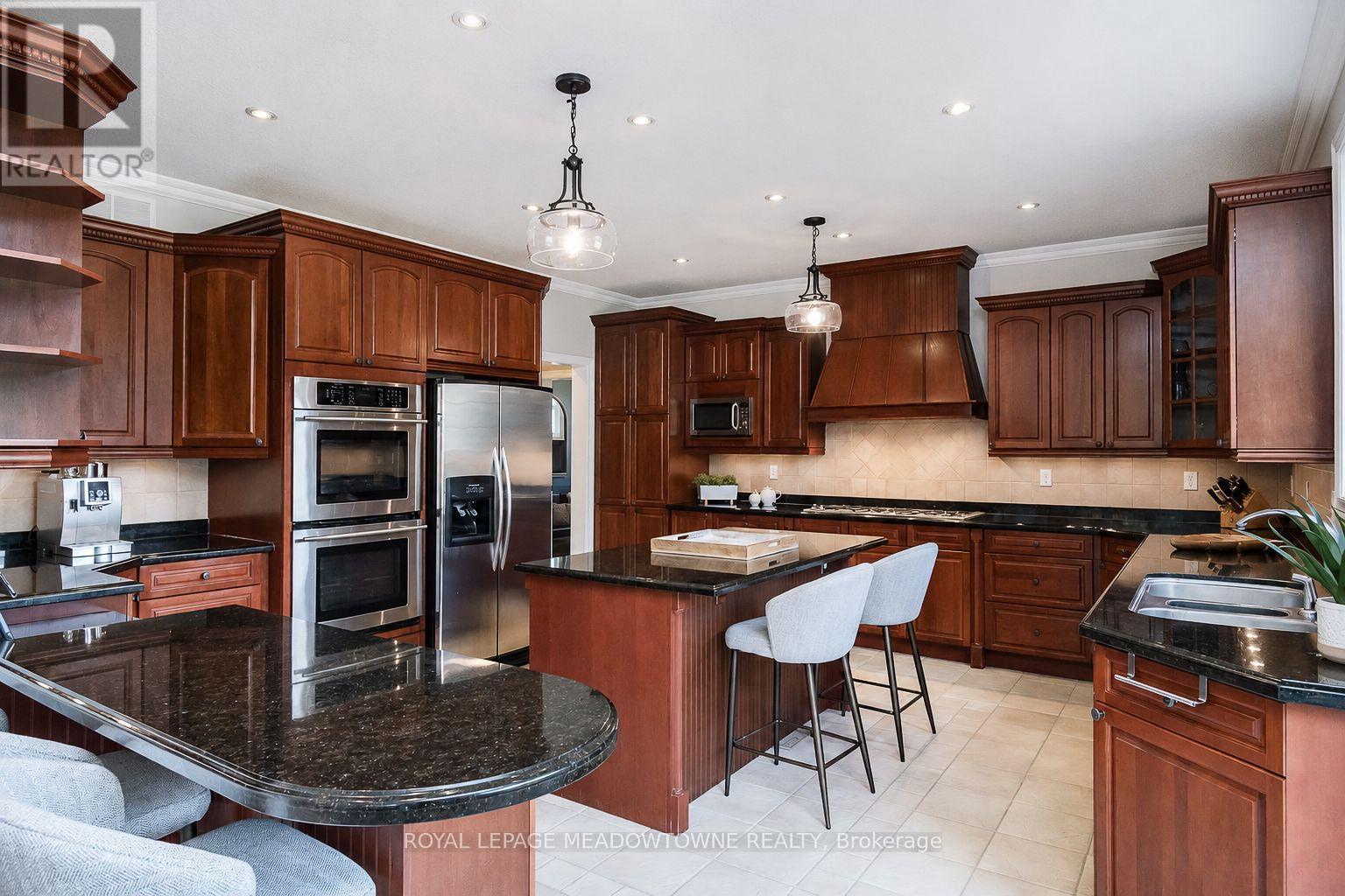 4215 Ennisclare Drive, Milton, Ontario  N0B 2K0 - Photo 14 - W13698120
