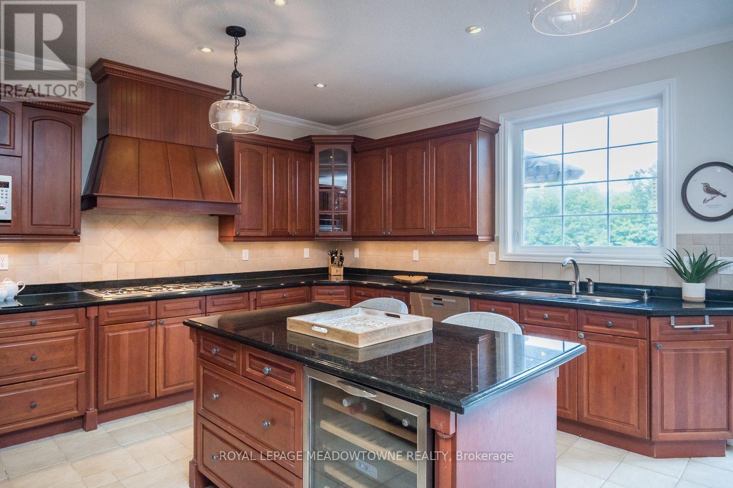 4215 Ennisclare Drive, Milton, Ontario  N0B 2K0 - Photo 15 - W13698120