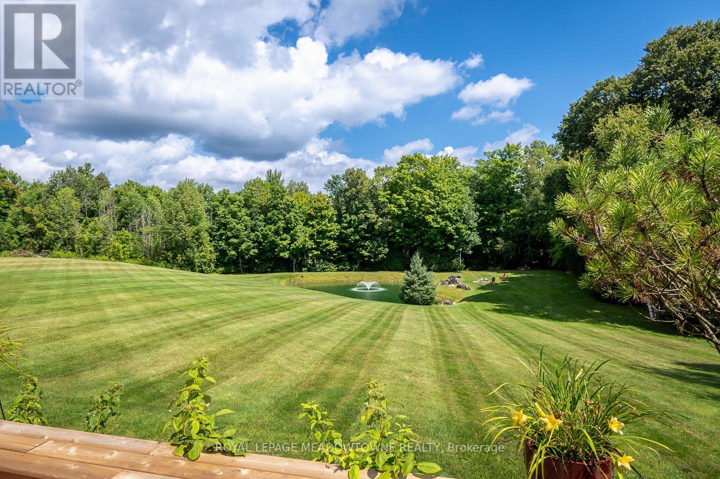 4215 Ennisclare Drive, Milton, Ontario  N0B 2K0 - Photo 2 - W13698120
