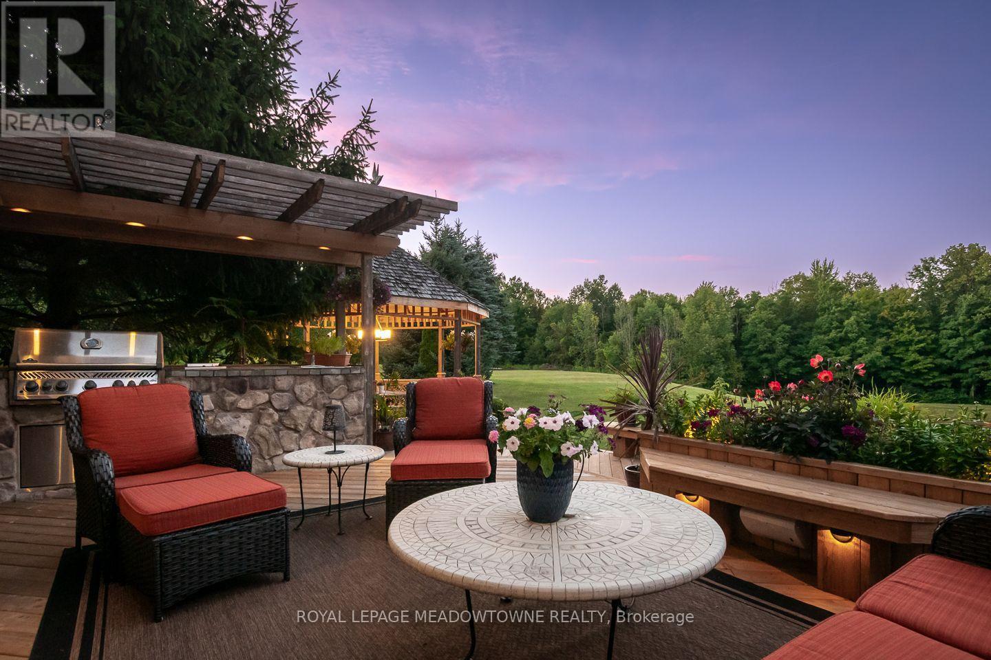 4215 Ennisclare Drive, Milton, Ontario  N0B 2K0 - Photo 6 - W13698120