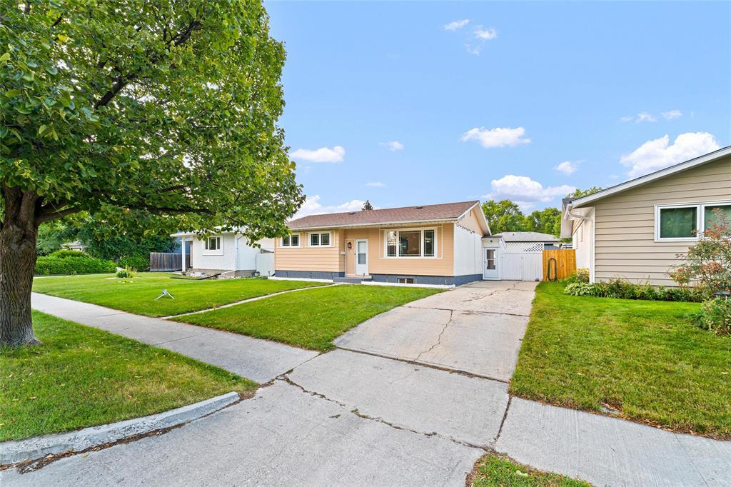 311 Antrim Road, Winnipeg, Manitoba  R2K 3M8 - Photo 3 - 202620809