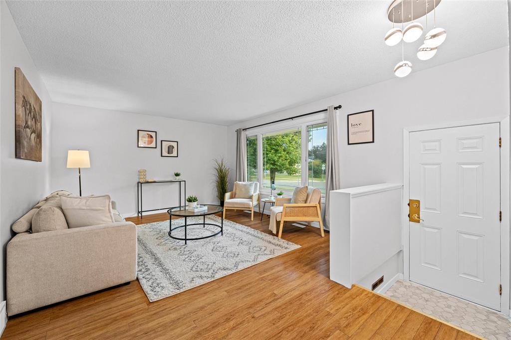 311 Antrim Road, Winnipeg, Manitoba  R2K 3M8 - Photo 5 - 202620809