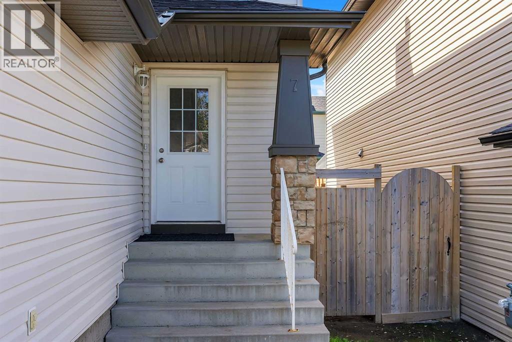 7 Saddlecrest Terrace NE, Calgary, Alberta  T3J 5L4 - Photo 2 - A2326059