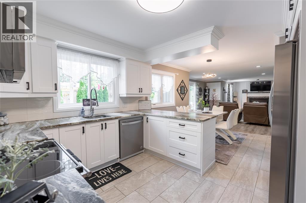 1272 Glen Douglas Drive, Sarnia, Ontario  N7V 3N7 - Photo 14 - 26020309
