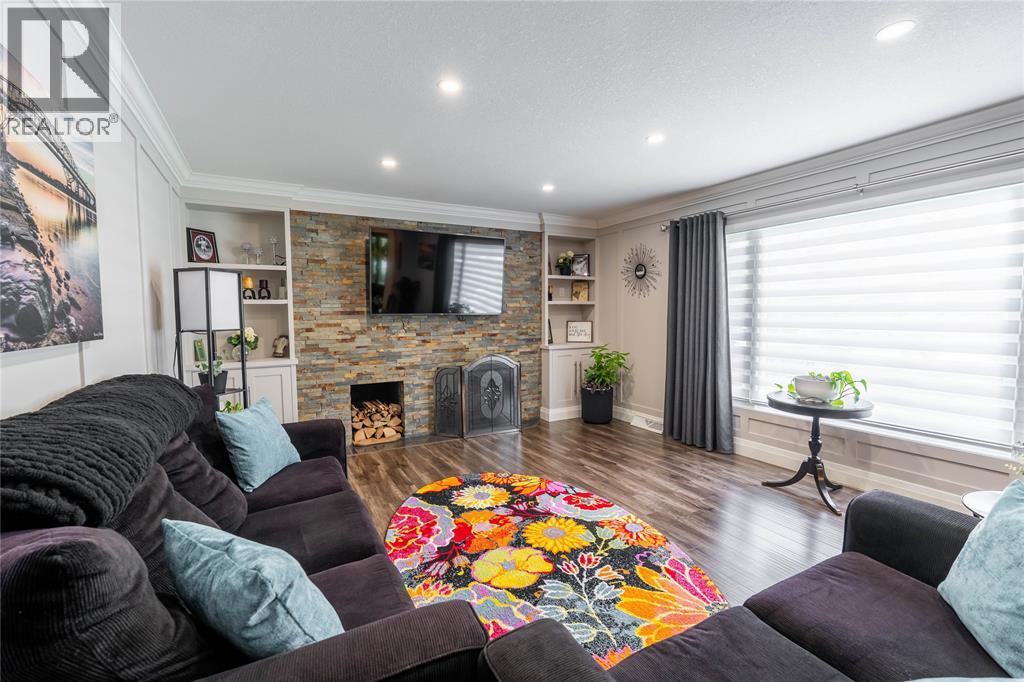 1272 Glen Douglas Drive, Sarnia, Ontario  N7V 3N7 - Photo 6 - 26020309