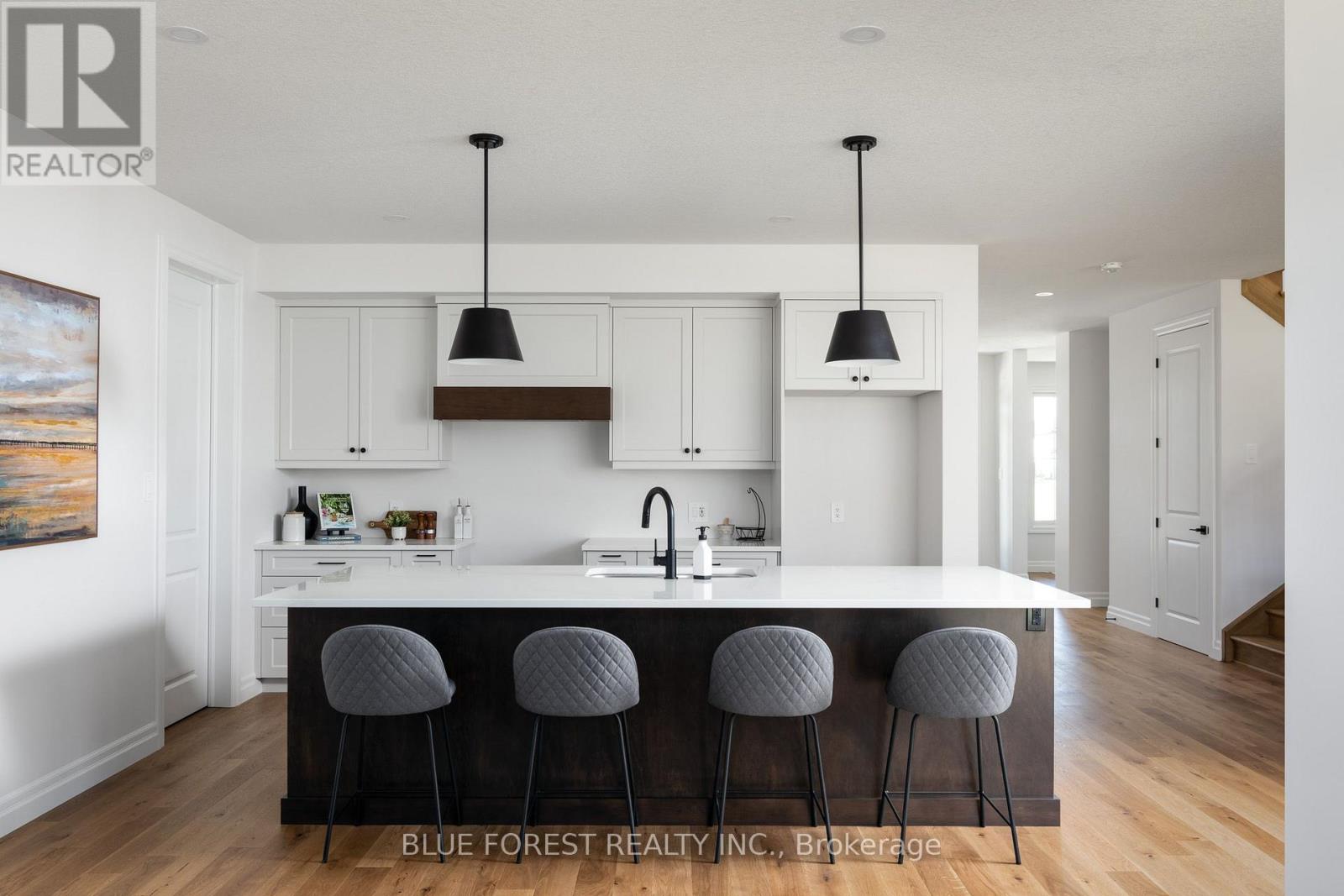 246 Harvest Lane, Thames Centre, Ontario  N0L 1G2 - Photo 5 - X13698156