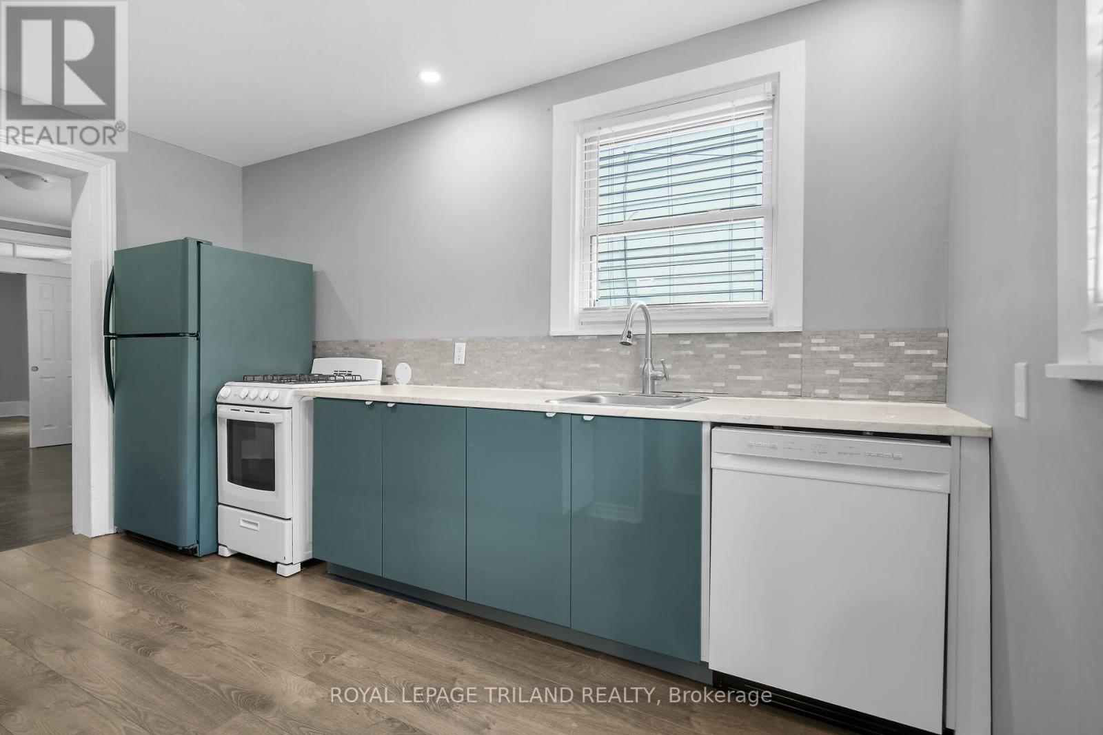 1 - 122 Centre Street, St. Thomas, Ontario  N5R 2Z9 - Photo 2 - X13698162
